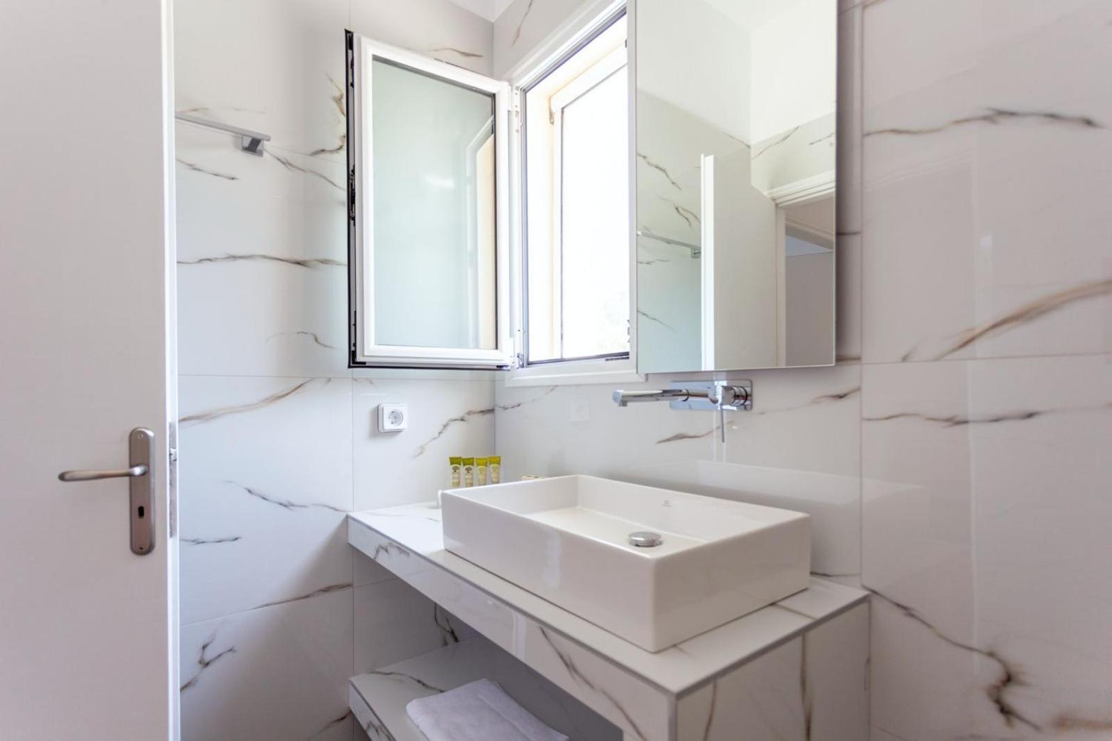 Zacharias Apartments Himarë Extérieur photo