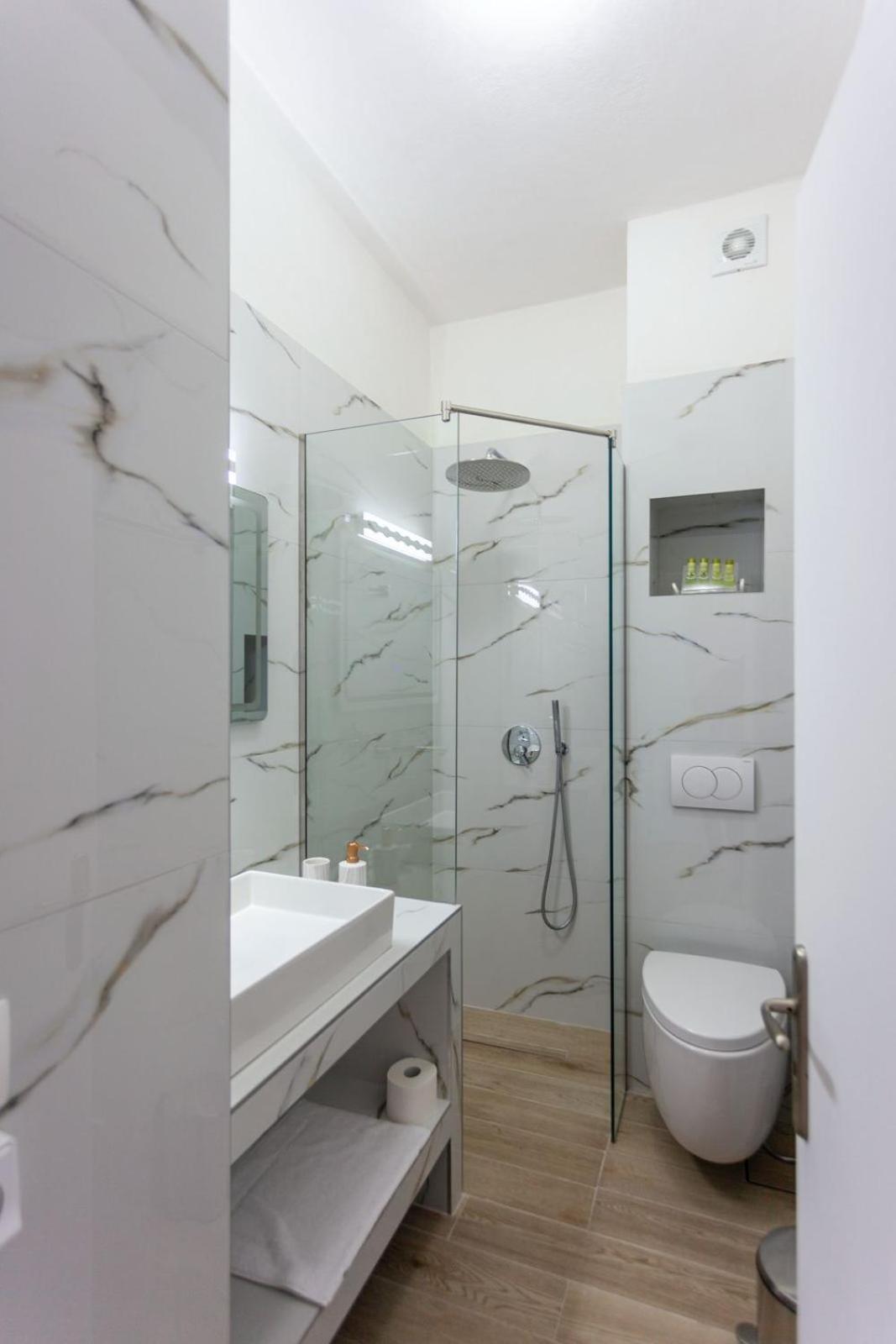 Zacharias Apartments Himarë Extérieur photo
