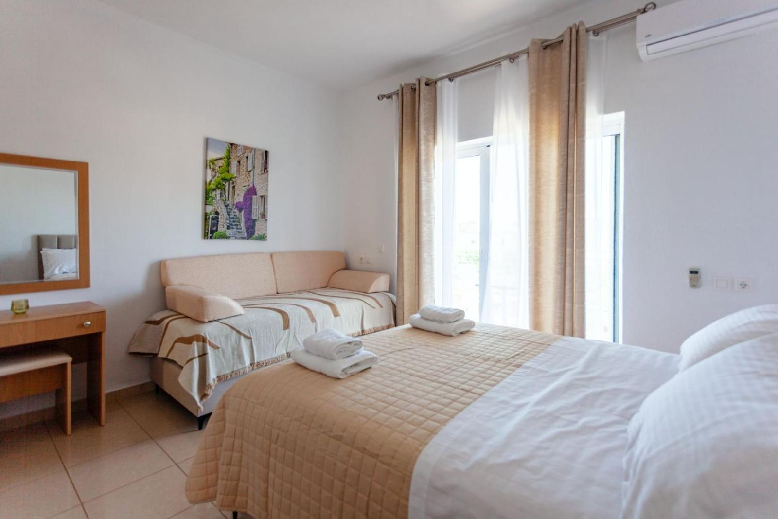 Zacharias Apartments Himarë Extérieur photo