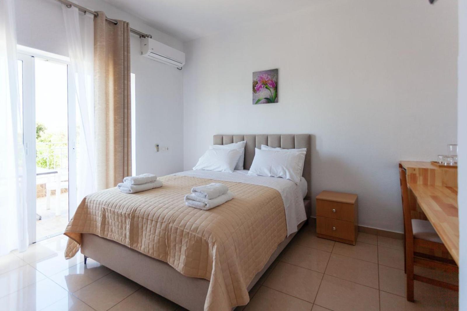 Zacharias Apartments Himarë Extérieur photo